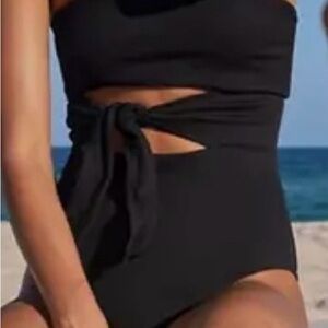Aerie Black Full Coverage One Piece Swimsuit Size Large